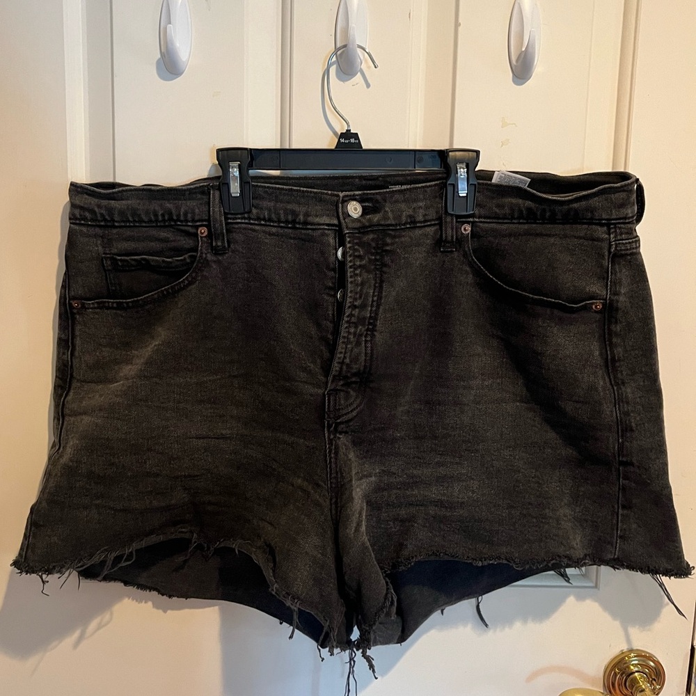 Button fly high waisted denim shorts